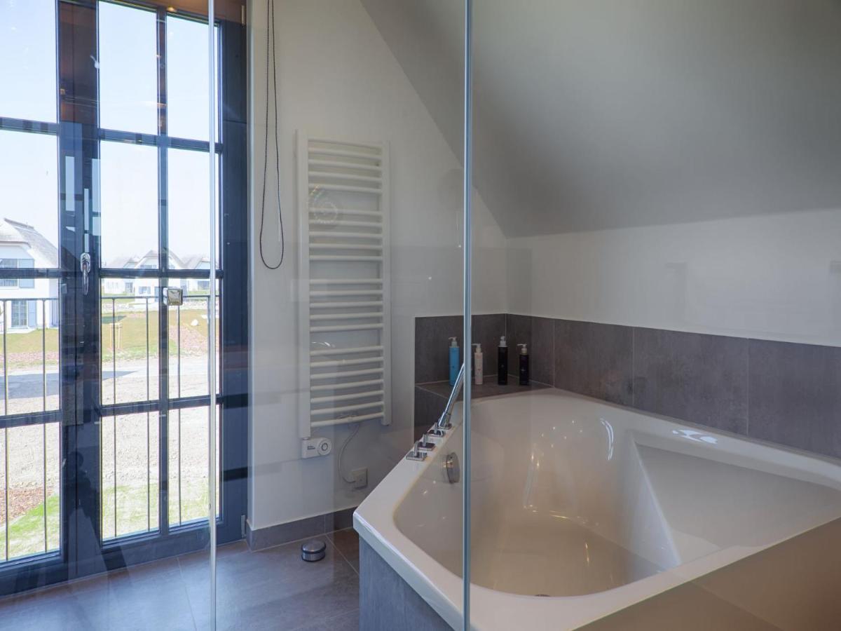 Reetland Am Meer - Luxus Reetdachvilla Mit 3 Schlafzimmern, Sauna Und Kamin F18 德兰斯克 外观 照片