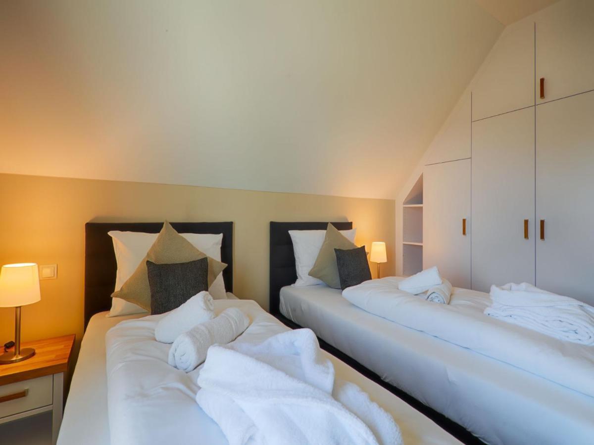 Reetland Am Meer - Luxus Reetdachvilla Mit 3 Schlafzimmern, Sauna Und Kamin F18 德兰斯克 外观 照片